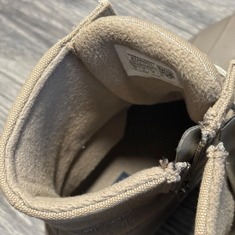Sperry Top-Sider‎ Women's Saltwater Duck Boots Light Grey Metallic Women's 7.5